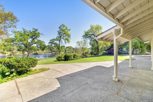 1700 McClaren Dr, Carmichael, CA 95608