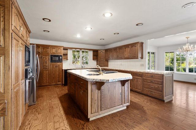 1700 McClaren Dr, Carmichael, CA 95608