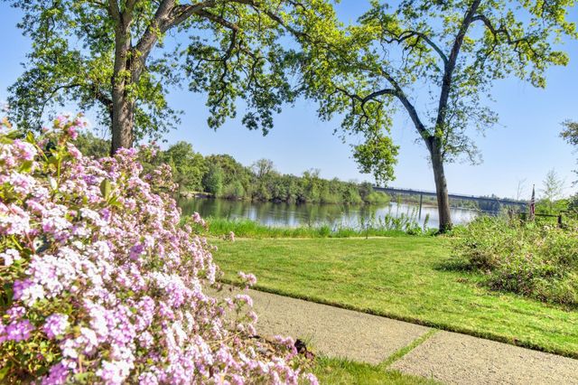 1700 McClaren Dr, Carmichael, CA 95608