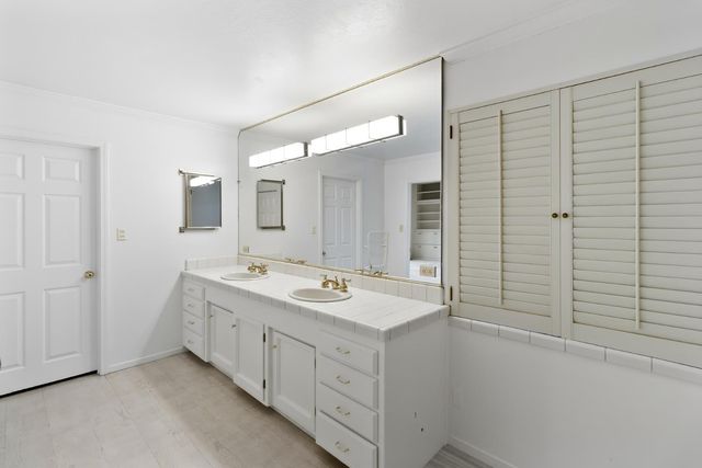 1700 McClaren Dr, Carmichael, CA 95608