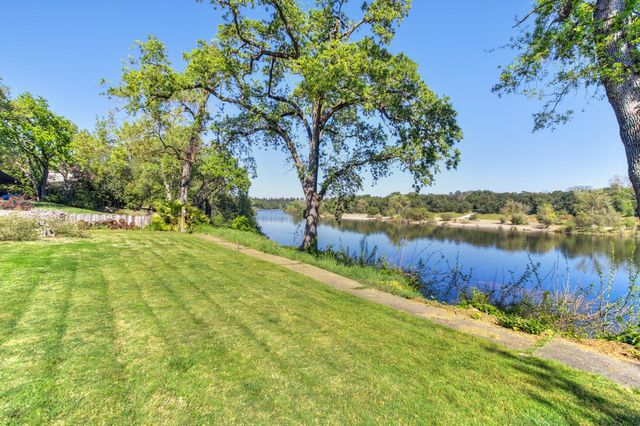 1700 McClaren Dr, Carmichael, CA 95608