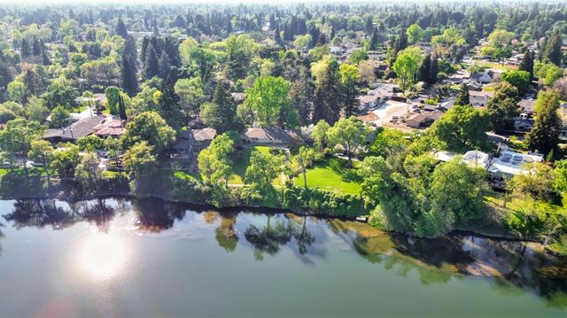 1700 McClaren Dr, Carmichael, CA 95608