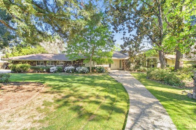 1700 McClaren Dr, Carmichael, CA 95608