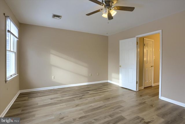 85 FAIRFAX VLG, Harrisburg, PA 17112