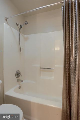 85 FAIRFAX VLG, Harrisburg, PA 17112