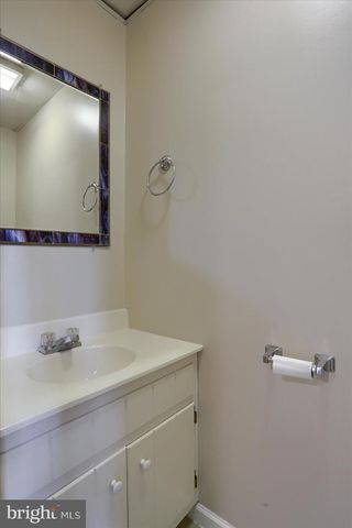 85 FAIRFAX VLG, Harrisburg, PA 17112