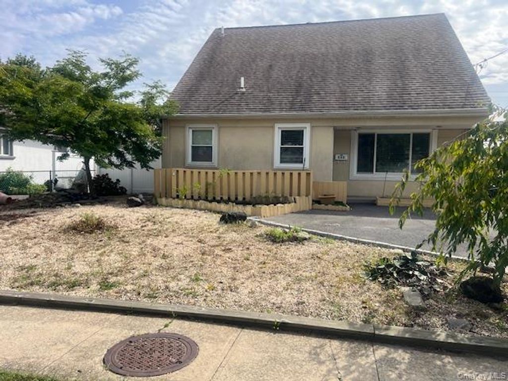 187 Nassau Lane Lane, Hempstead, NY 11558