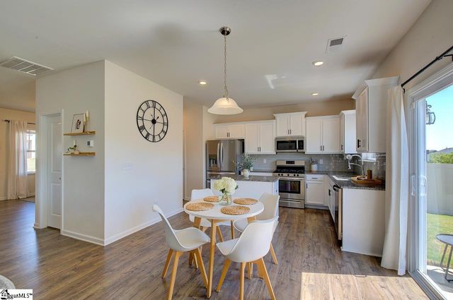 106 Hartridge Drive, Simpsonville, SC 29680