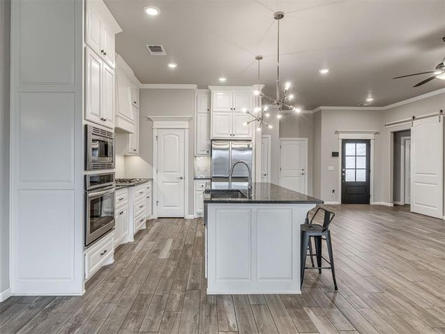 609 Red River Drive, Yukon, OK 73099