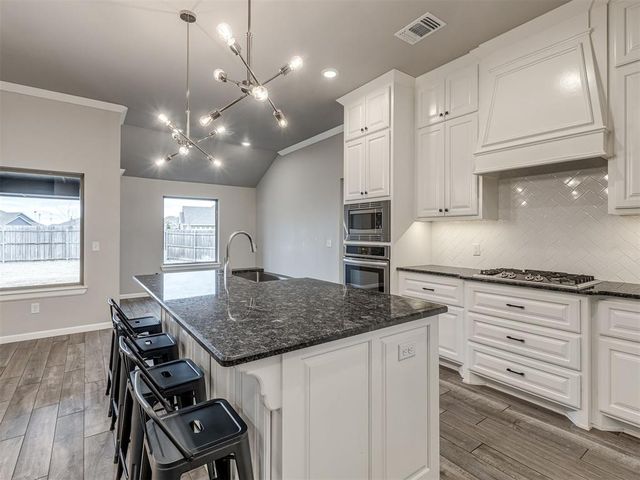 609 Red River Drive, Yukon, OK 73099