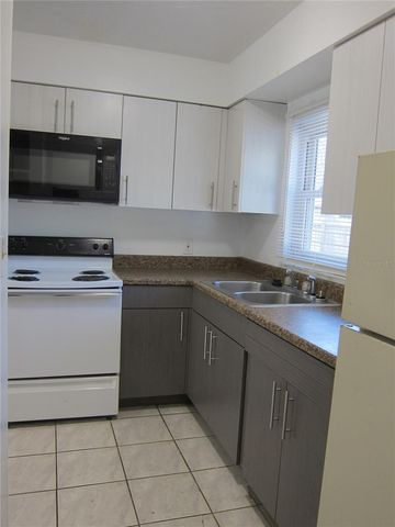 6417 SW 9TH AVENUE D, Gainesville, FL 32607