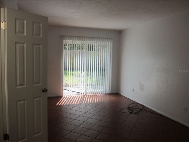 6417 SW 9TH AVENUE D, Gainesville, FL 32607