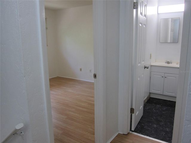 6417 SW 9TH AVENUE D, Gainesville, FL 32607