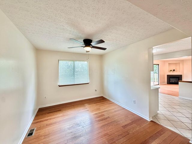 916 Lateglow Court, Newark, OH 43055
