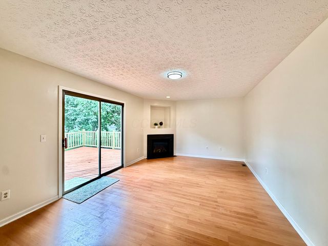916 Lateglow Court, Newark, OH 43055
