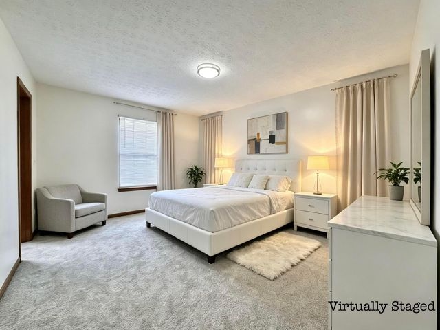 916 Lateglow Court, Newark, OH 43055