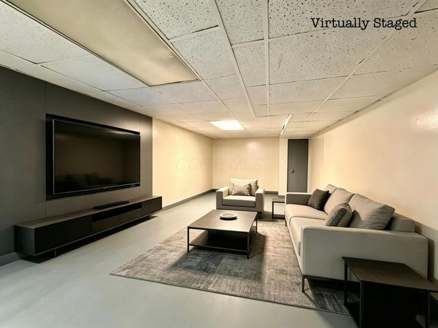 916 Lateglow Court, Newark, OH 43055