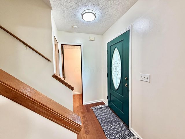 916 Lateglow Court, Newark, OH 43055
