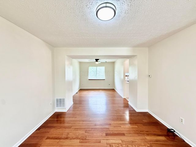916 Lateglow Court, Newark, OH 43055