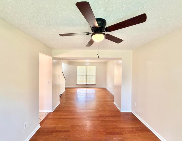 916 Lateglow Court, Newark, OH 43055