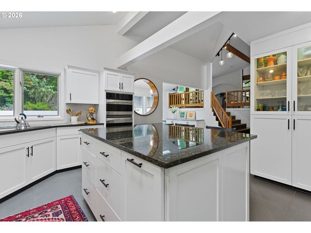 4393 SUNDEW Ct, Lake Oswego, OR 97035