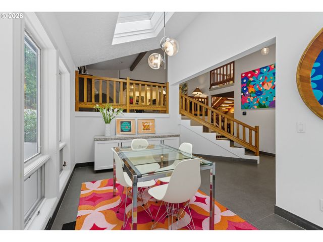 4393 SUNDEW Ct, Lake Oswego, OR 97035