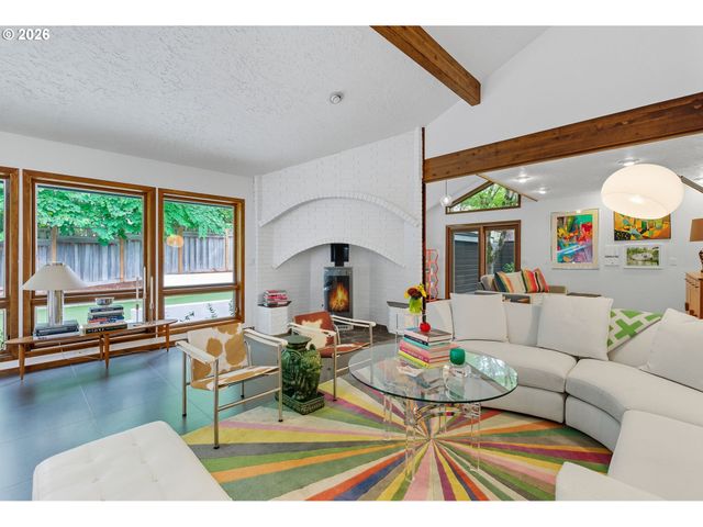 4393 SUNDEW Ct, Lake Oswego, OR 97035