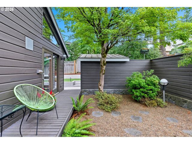 4393 SUNDEW Ct, Lake Oswego, OR 97035