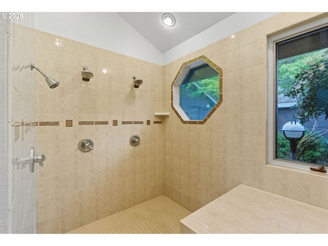 4393 SUNDEW Ct, Lake Oswego, OR 97035