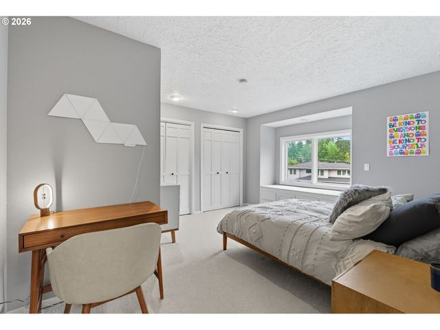 4393 SUNDEW Ct, Lake Oswego, OR 97035