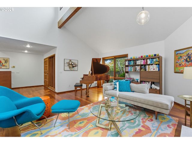 4393 SUNDEW Ct, Lake Oswego, OR 97035