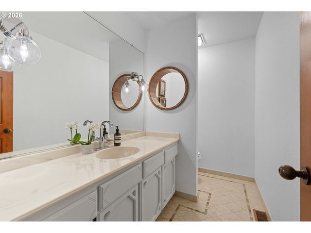 4393 SUNDEW Ct, Lake Oswego, OR 97035