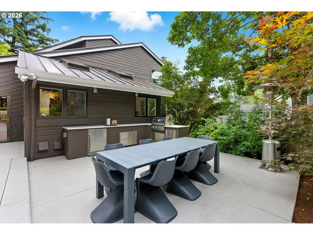 4393 SUNDEW Ct, Lake Oswego, OR 97035