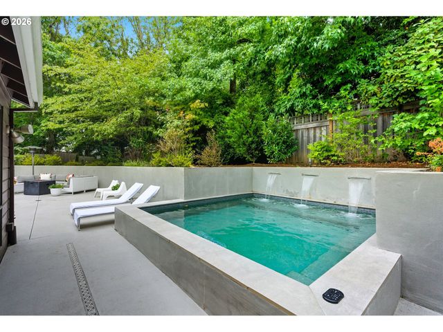 4393 SUNDEW Ct, Lake Oswego, OR 97035