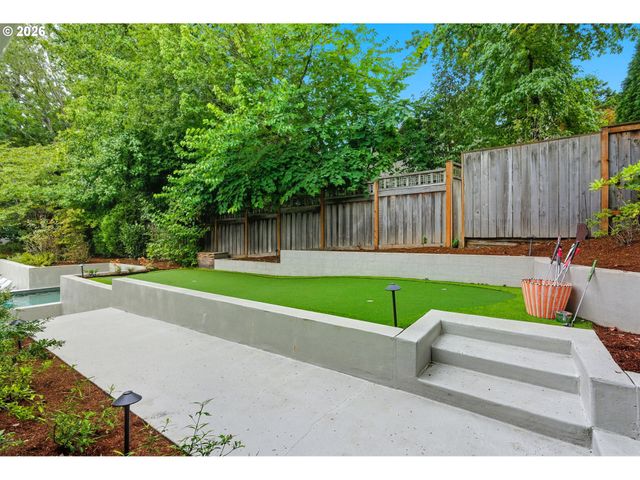 4393 SUNDEW Ct, Lake Oswego, OR 97035