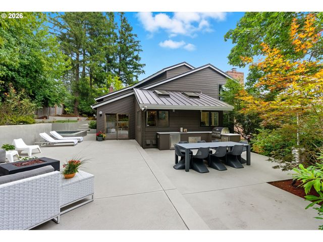 4393 SUNDEW Ct, Lake Oswego, OR 97035