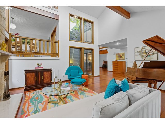 4393 SUNDEW Ct, Lake Oswego, OR 97035