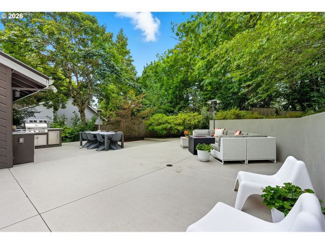 4393 SUNDEW Ct, Lake Oswego, OR 97035