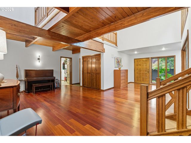 4393 SUNDEW Ct, Lake Oswego, OR 97035