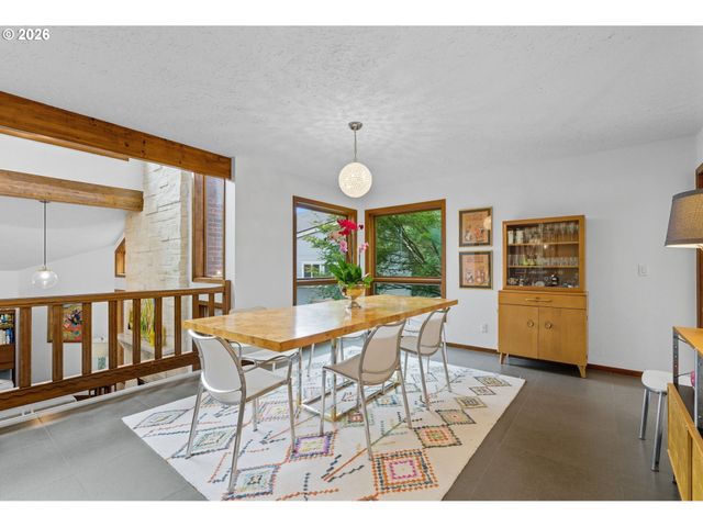 4393 SUNDEW Ct, Lake Oswego, OR 97035