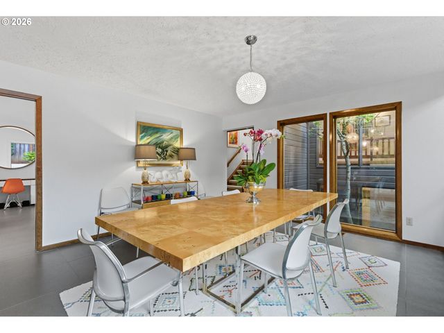 4393 SUNDEW Ct, Lake Oswego, OR 97035