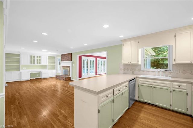 1905 Basset Trail, Greensboro, NC 27410