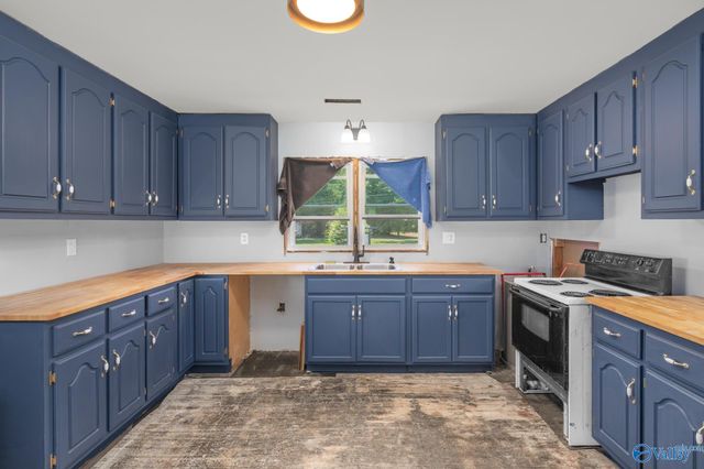 17193 New Cut Road, Athens, AL 35611