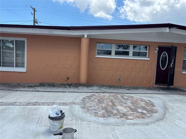 1320 LARSEN LN, Tampa, FL 33619