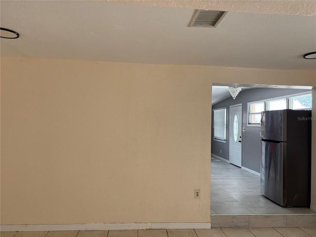 1320 LARSEN LN, Tampa, FL 33619