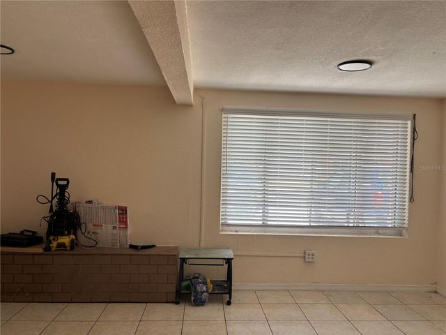 1320 LARSEN LN, Tampa, FL 33619
