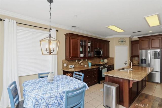 8072 Branding Iron Lane, Riverside, CA 92508