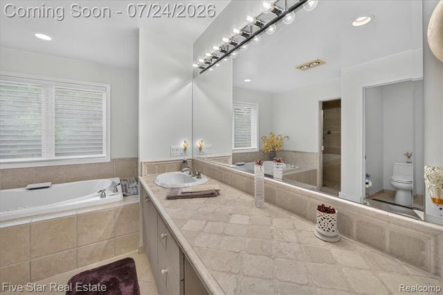 3556 Shady Beach Boulevard, Orchard Lake, MI 48324