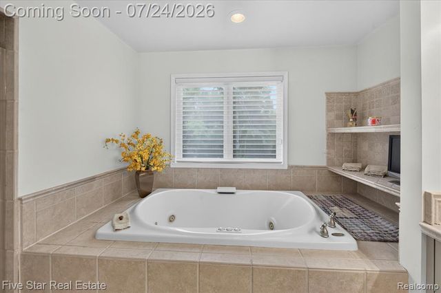 3556 Shady Beach Boulevard, Orchard Lake, MI 48324
