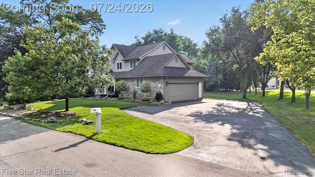 3556 Shady Beach Boulevard, Orchard Lake, MI 48324